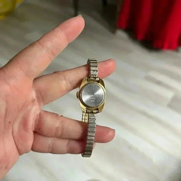 TIMEX GOLD woman analog  watch 1960 VTG stamped Speidel USA on band - Picture 8 of 8